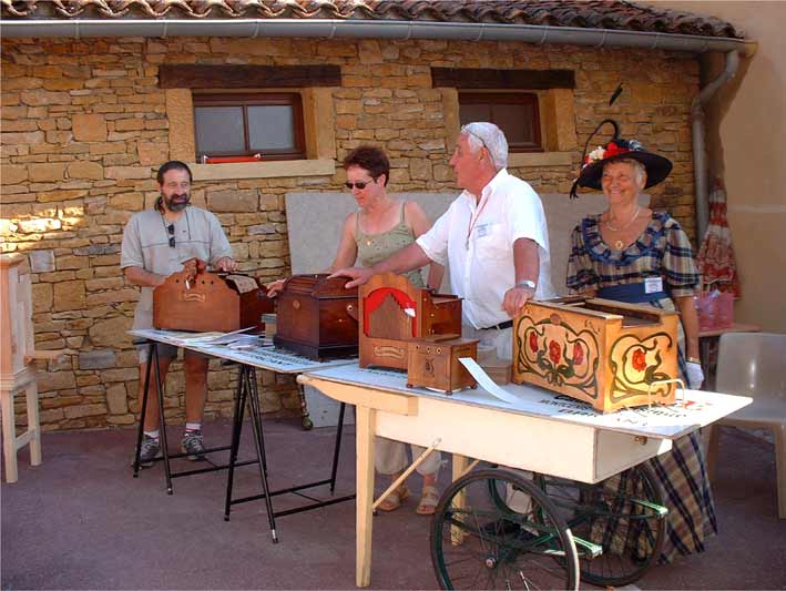 ENTREZ dans le monde des Orgue de barbarie